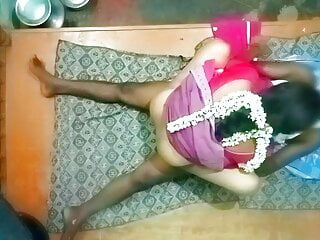 Tamil Priyanka Aunty Making Love Video